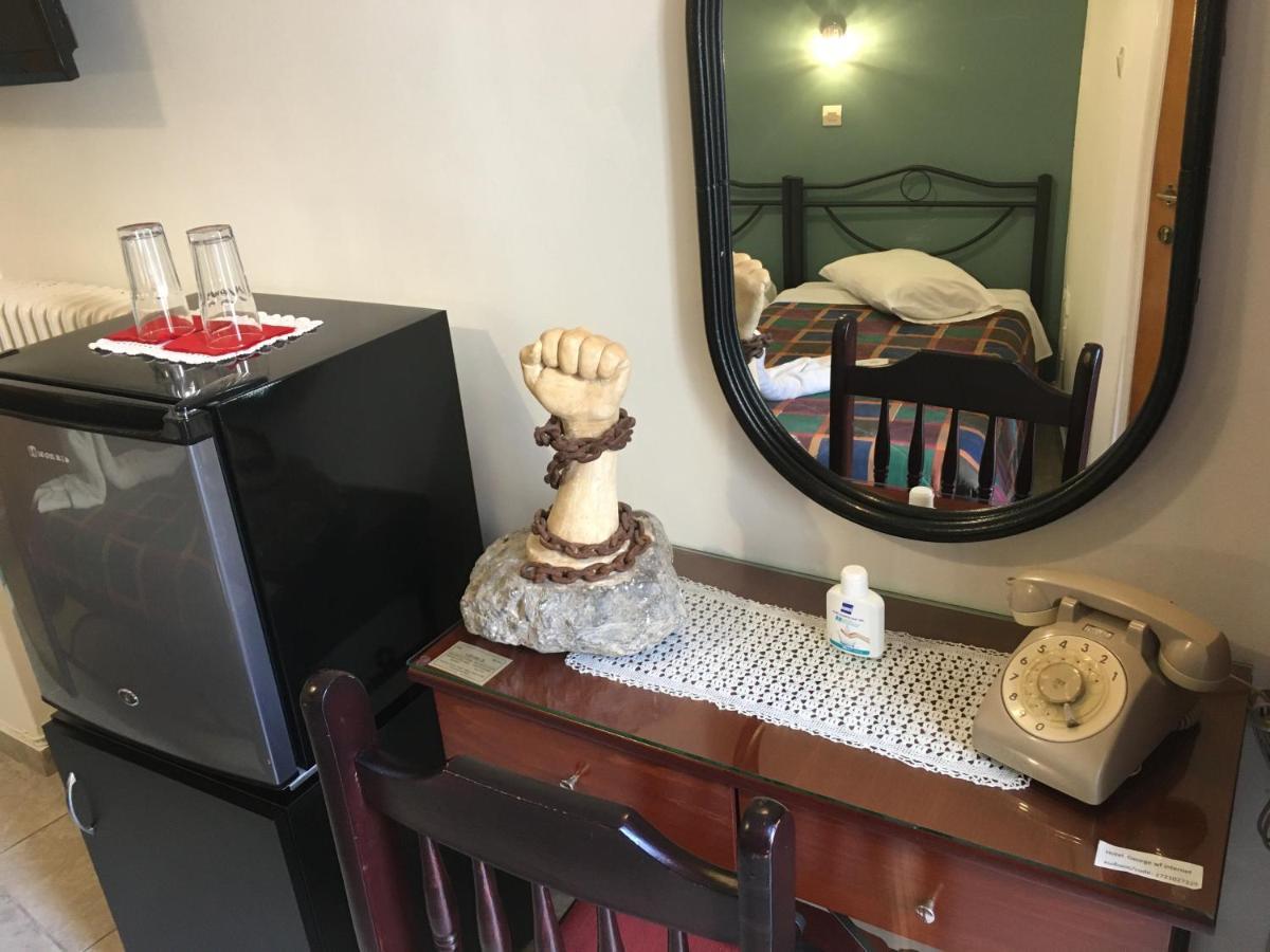 Hotel George 칼라마타 외부 사진